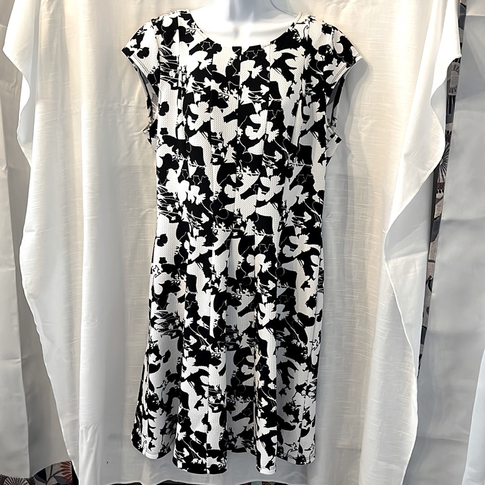 Black & White Dress from Elle in Size XL